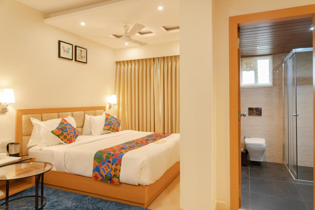 Kvr Capitol Suites Vijayawada Exterior photo