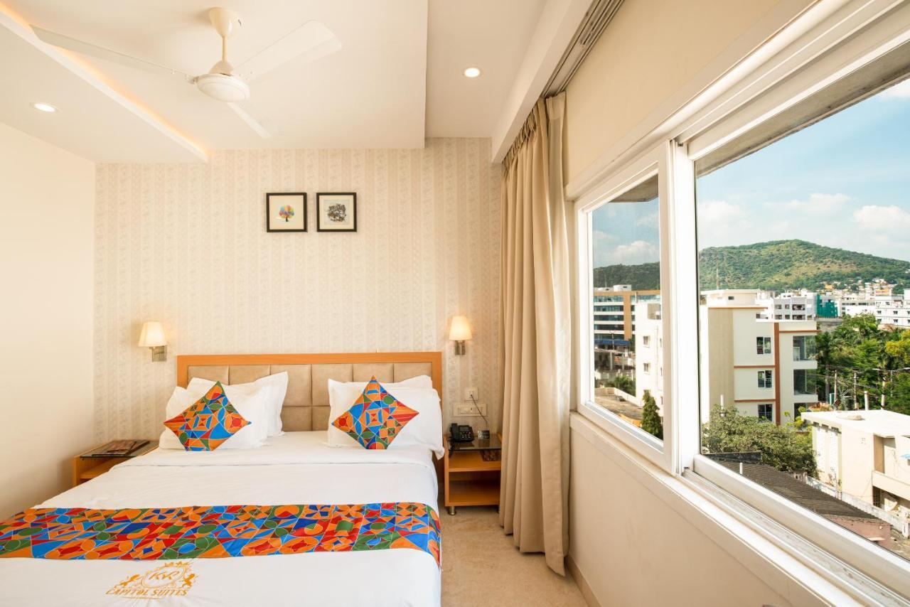 Kvr Capitol Suites Vijayawada Exterior photo