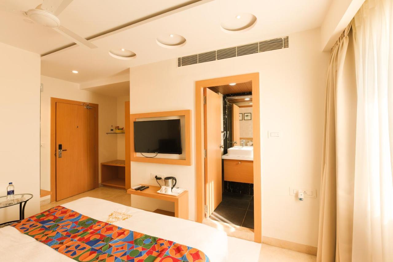 Kvr Capitol Suites Vijayawada Exterior photo