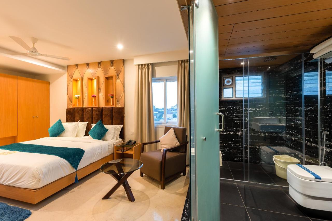 Kvr Capitol Suites Vijayawada Exterior photo